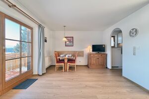 Essbereich mit Balkontüre