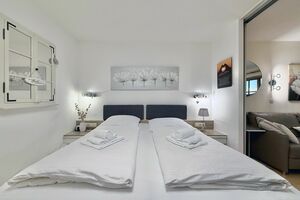 Schlafzimmer mit Doppelbett